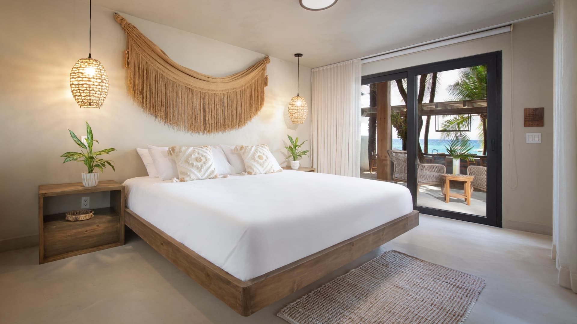 Arca boutique hotel on West Bay Beach, Roatán